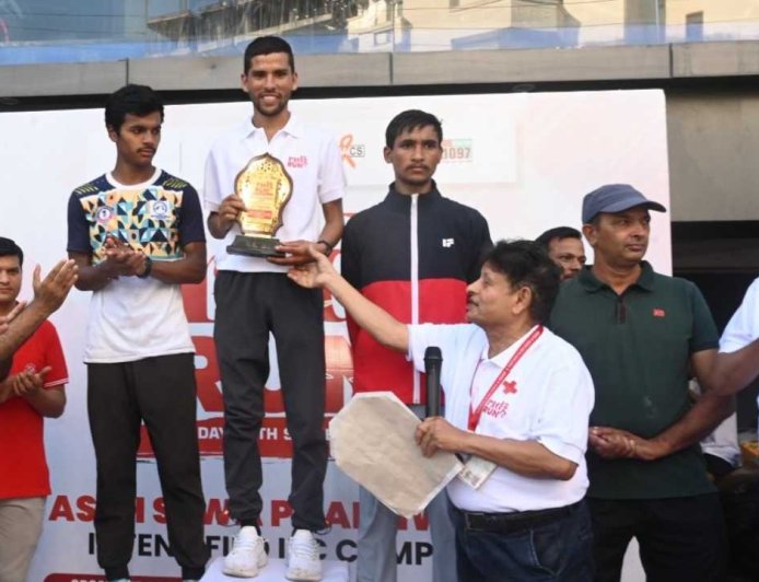 उत्तराखंड में "रेड रन" मैराथन: युवाओं ने एचआईवी/एड्स के प्रति जागरूकता का दिया संदेश