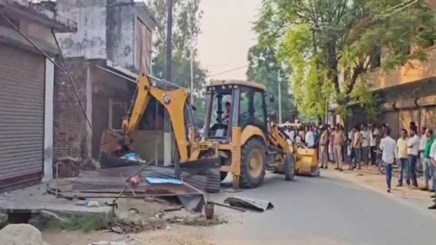 UKSSSC पेपर लीक: खालिद के अवैध निर्माण पर प्रशासन का एक्शन, चला बुलडोजर