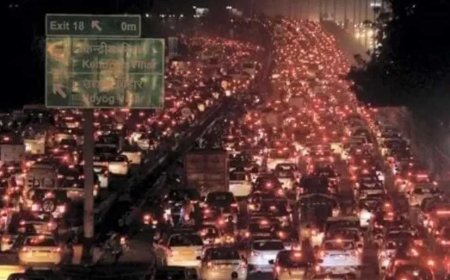 त्योहारी भीड़ से ‘महाजाम’ में फंसी दिल्ली-NCR, ट्रैफिक सिस्टम ठप, मिनटों का सफर घंटों में बदला