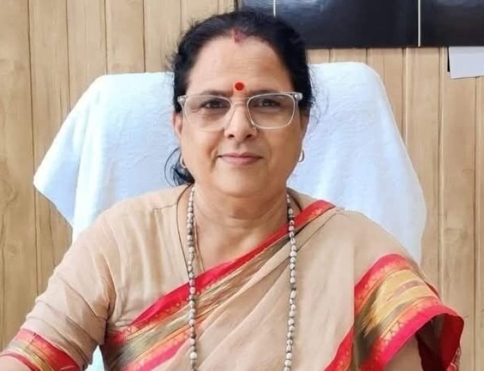 हरिद्वार के महिला अस्पताल में लापरवाही: प्रसूता ने फर्श पर दिया बच्चे को जन्म, चिकित्सक बर्खास्त