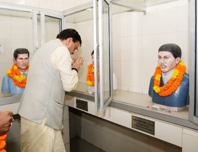 मुख्यमंत्री धामी ने राज्य आन्दोलन के शहीदों को श्रद्धांजलि देते हुए बलिदान को किया याद