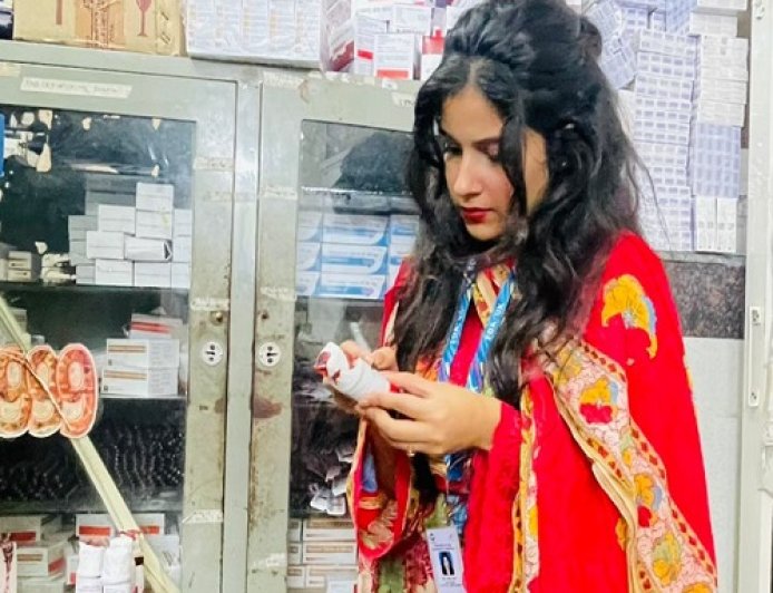 अल्मोड़ा में मेडिकल स्टोर्स का चेक: कफ सिरप के दो नमूने किए जांच के लिए भेजे