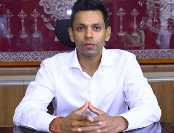 अल्मोड़ा में अंशुल सिंह ने जिलाधिकारी का कार्यभार संभाला, नई उम्मीदों के साथ