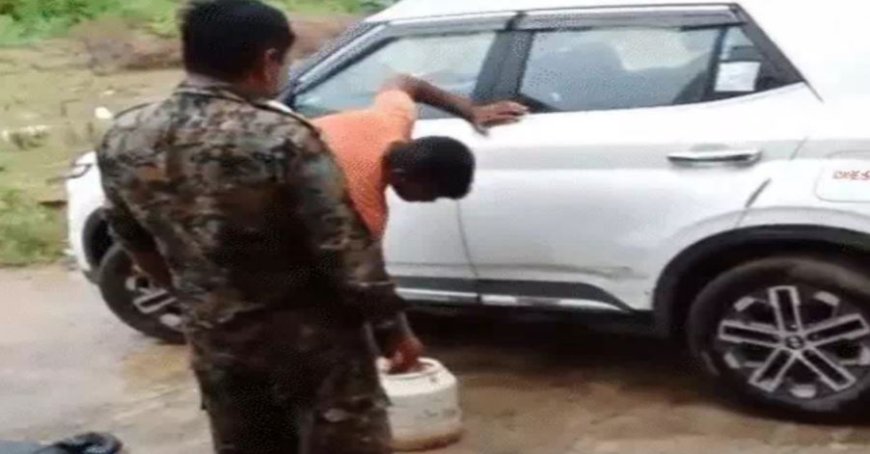 मध्य प्रदेश: दबोह थाने के बाहर घायल युवक की पुकार अनसुनी, पुलिसकर्मी वाहनों की सफाई में जुटे