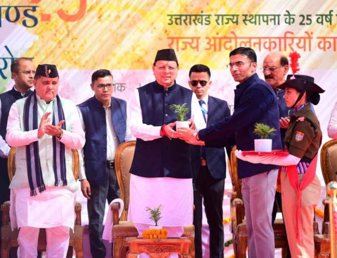 उत्तराखंड राज्य स्थापना रजत जयंती: आंदोलनकारियों और शहीदों के परिजनों को मिला सम्मान