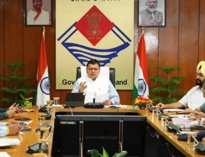 उपनल कर्मचारियों की नाराजगी: कैबिनेट के फैसले पर बवाल!