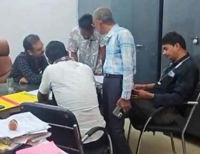 गरियाबंद: इंजीनियर संजय मोटवानी गिरफ्तार, 30 हजार रुपये की रिश्वत लेते रंगे हाथों पकड़े गए