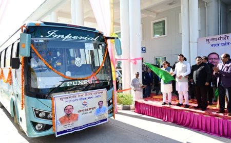 मुख्यमंत्री पुष्कर सिंह धामी ने टॉपर छात्र – छात्राओं के दल को “भारत दर्शन शैक्षिक भ्रमण” पर रवाना किया