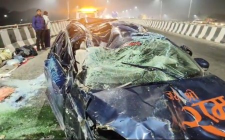 लापरवाही ओर तेज रफ्तार से आ रही कार के नीचे मजदूरों के दबने से मची अफरा तफरी ।