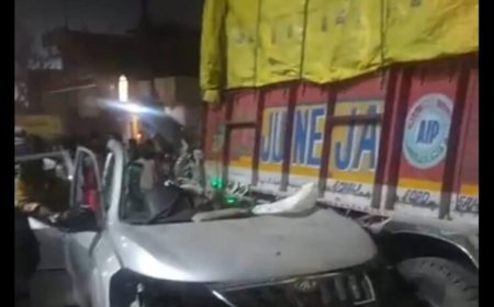 ऋषिकेश में भीषण सड़क हादसा, ट्रक से टकराई एक्सयूवी के परखच्चे उड़े, 04 युवकों की मौत