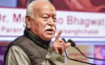 कोलकाता में RSS कार्यक्रम में मोहन भागवत का बयान, लिव-इन रिलेशनशिप वाले जिम्मेदारी से बचना चाहते हैं