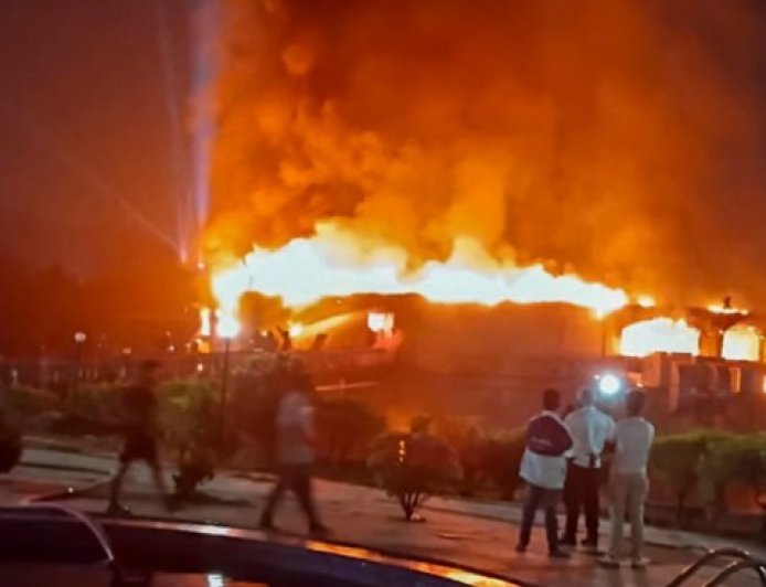 गोवा नाइट क्लब अग्निकांड: सौरभ लूथरा और गौरव पर एफआईआर; सरपंच भी निगरानी में