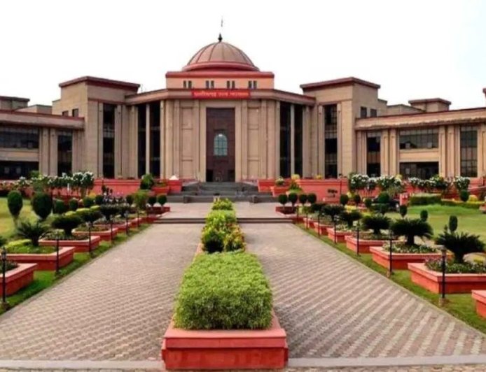 जांजगीर जिले में मिड-डे मील खाने के बाद 25 बच्चों को फूड प्वाइजनिंग, हाईकोर्ट ने शिक्षा विभाग से मांगा जवाब