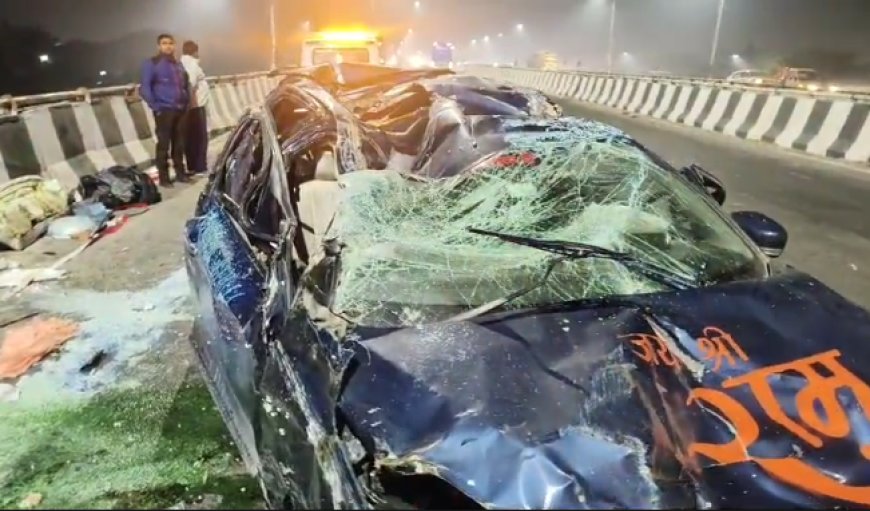 लापरवाही ओर तेज रफ्तार से आ रही कार के नीचे मजदूरों के दबने से मची अफरा तफरी ।