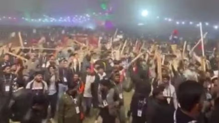 बांग्लादेश में उबर नहीं बवाल… रॉक सिंगर जेम्स के कॉन्सर्ट में घुसी उपद्रवी इस्लामिस्ट भीड़, चलें ईंट-पत्थर