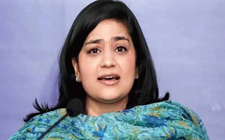 जम्मू-कश्मीर में क्रिकेटर के हेलमेट विवाद पर सियासी घमासान, इल्तिजा मुफ्ती ने उमर सरकार को घेरा