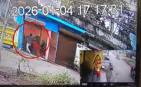 Video : सत्संग कर रही महिलाओं पर युवक ने डंडे से किया हमला, CCTV कैमरे में कैद हुई वारदात