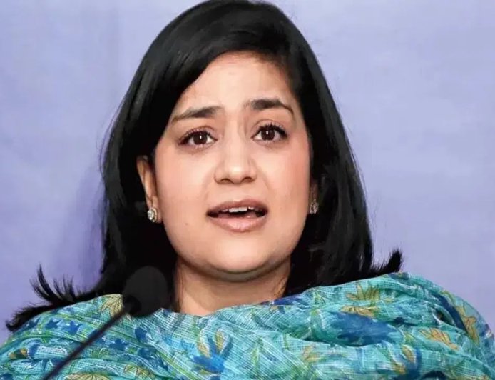 जम्मू-कश्मीर क्रिकेट विवाद: हेलमेट पर फिलिस्तीनी झंडे से सियासी हलचल, इल्तिजा मुफ्ती ने उमर सरकार को घेरा