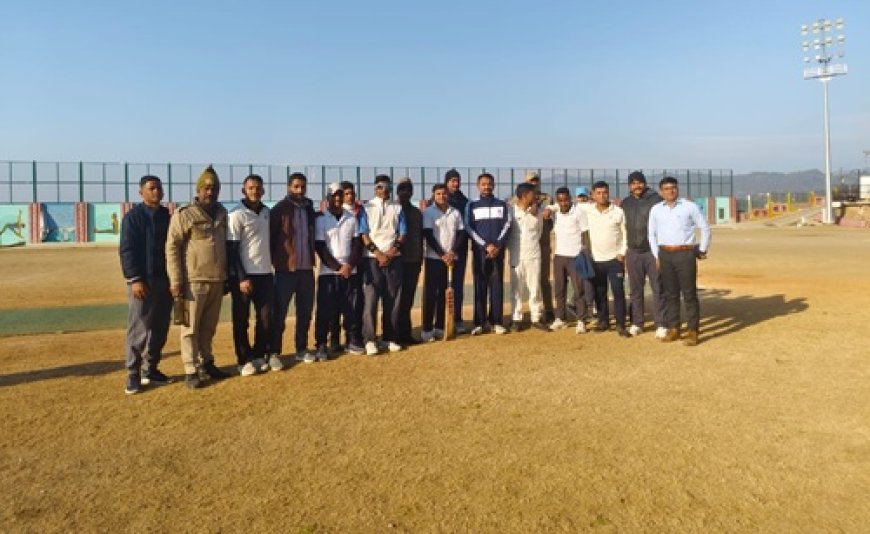 रोमांचक क्रिकेट मुकाबला : अल्मोड़ा होमगार्ड्स ने पुलिस को 7 विकेट से हराया