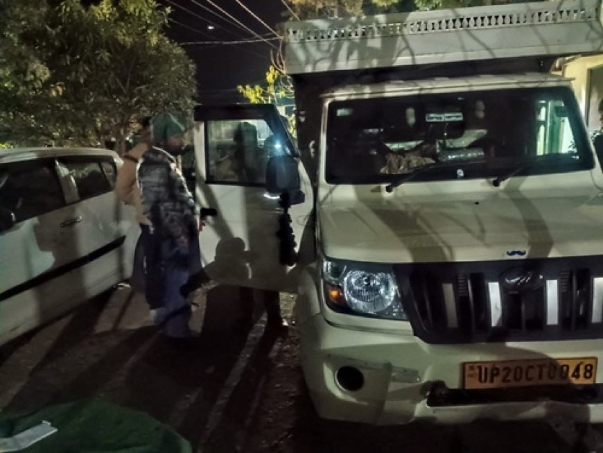 पिकअप में जलती पैट्रोमैक्स बनी काल, दो की दर्दनाक मौत