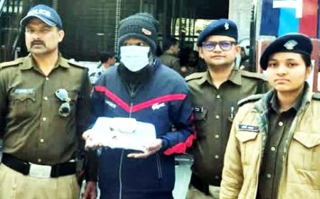 बनभूलपुरा में बर्खास्त कर्मचारी के घर छापा, भारी मात्रा में अवैध हथियारों का जखीरा बरामद