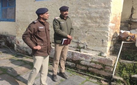 अल्मोड़ा कोतवाली के औचक निरीक्षण को पहुंचे नवागंतुक एसएसपी घोड़के