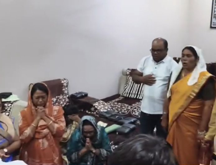 धर्मांतरण विवाद: प्रार्थना सभा की आड़ में 16 व्यक्तियों का धर्म परिवर्तन, कार्रवाई में पुलिस ने की शिकायत पर एफआईआर दर्ज