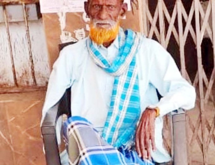 छत्तीसगढ़: 'मैं जिंदा हूं' - SIR में गड़बड़ी पर विधायक ने उठाए सवाल