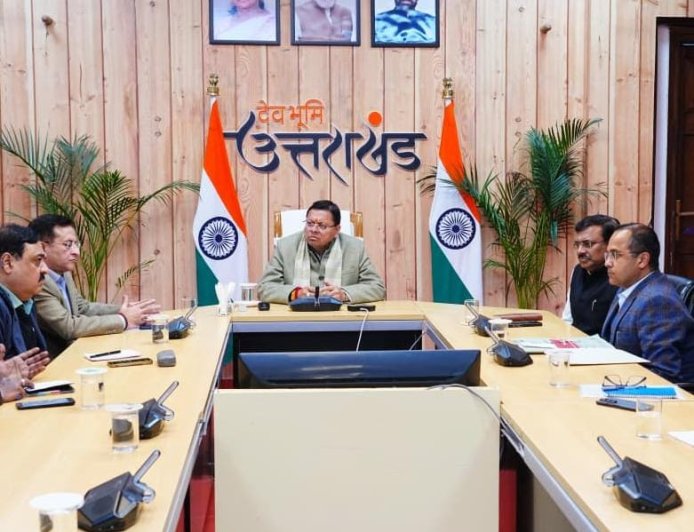 उत्तराखंड के मुख्यमंत्री पुष्कर सिंह धामी ने कानून व्यवस्था पर उच्च स्तरीय बैठक की