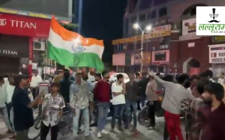 T20 World Cup 2026 के फ़ाइनल में पहुंचा भारत: रायपुर में उत्साह का माहौल, जयस्तंभ चौक पर क्रिकेट प्रेमियों ने मनाया जश्न, “भारत माता की जय” के लगे नारे