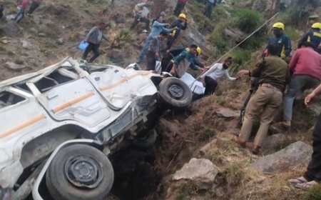 बिग ब्रेकिंग: बोलेरो खाई में गिरी, दो महिलाओं की मौत; पांच गंभीर