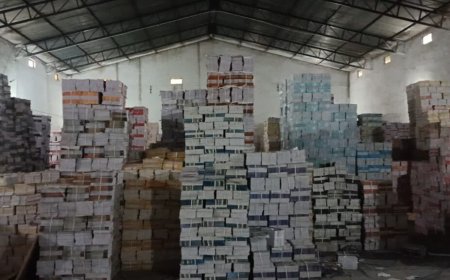 रुद्रपुर में NCERT किताबों का बड़ा जखीरा पकड़ा, प्रशासन-पुलिस की कार्रवाई