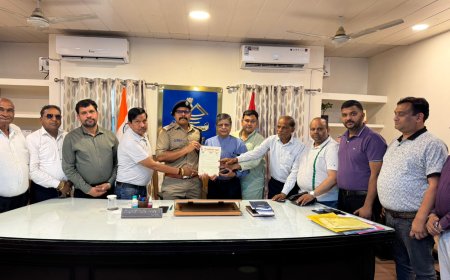 NCERT किताब कांड: ‘गोदाम से घमासान, निष्पक्ष जांच की उठी मांग