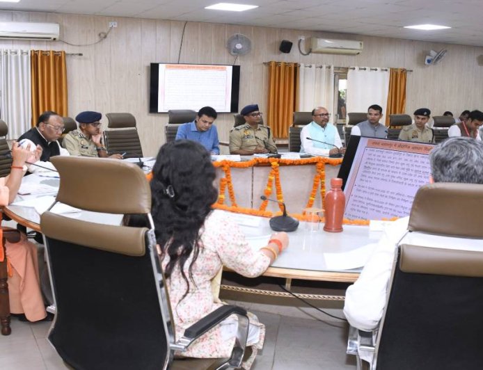 सीएम योगी ने चैत्र नवरात्रि मेले की तैयारियों की समीक्षा की, अधिकारियों को दिए महत्वपूर्ण दिशा-निर्देश