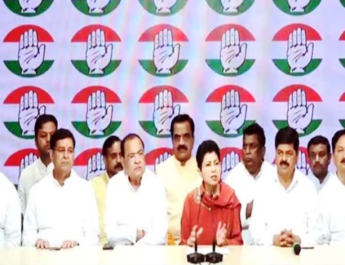 दिल्ली में सियासी धूम-धडाका, पूर्व भाजपा विधायक हुए कांग्रेस का हिस्सा