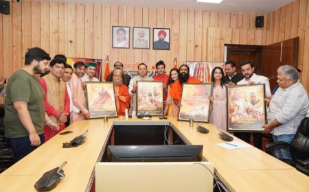 CM धामी ने बाबा नीब करौरी महाराज पर आधारित फिल्म का पोस्टर किया लॉन्च