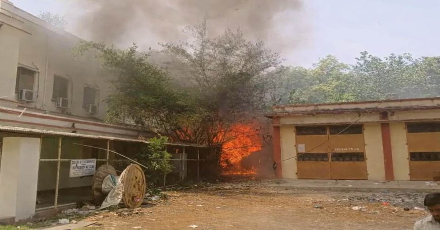 बीएचयू आयुर्वेद संकाय में भीषण आग: लाखों का सामान राख, प्रशासन के हाथ-पैर फूले