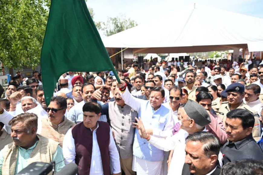 मुख्यमंत्री ने चार धाम यात्रा को हरी झंडी दिखाकर किया शुभारंभ - ऋषिकेश में ऐतिहासिक कदम