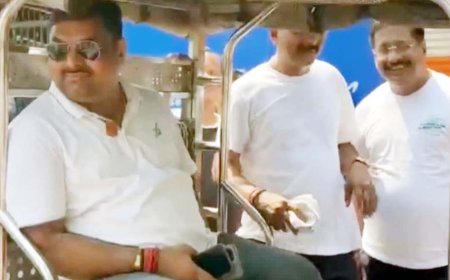 प्रधानमंत्री मोदी की तेल बचत अपील का असर: मंत्री गजेंद्र यादव ने छोड़ी लग्जरी गाड़ी, अपनाया ई-रिक्शा