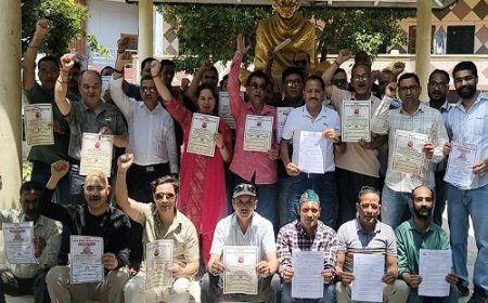कैमिस्टों की हड़ताल: ई-फार्मेसी के खिलाफ अल्मोड़ा में दवा व्यवसायियों ने की पूरी ताकत