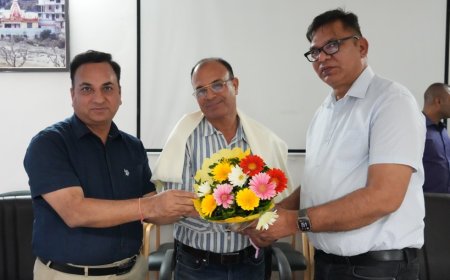 उत्तराखंड सूचना विभाग के सहायक निदेशक ललिता प्रसाद भट्ट को भावभीनी विदाई