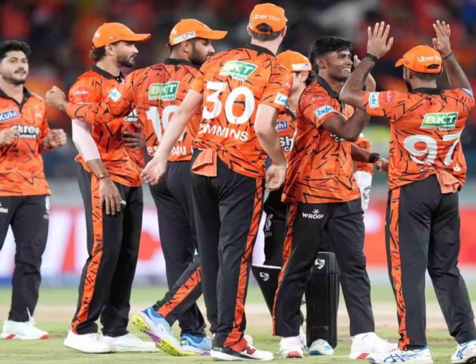 SRH vs RCB IPL 2026: सनराइजर्स हैदराबाद ने आखिरी लीग मैच में बेंगलुरु को 55 रन से हराया, ईशान ने लिए 2 विकेट