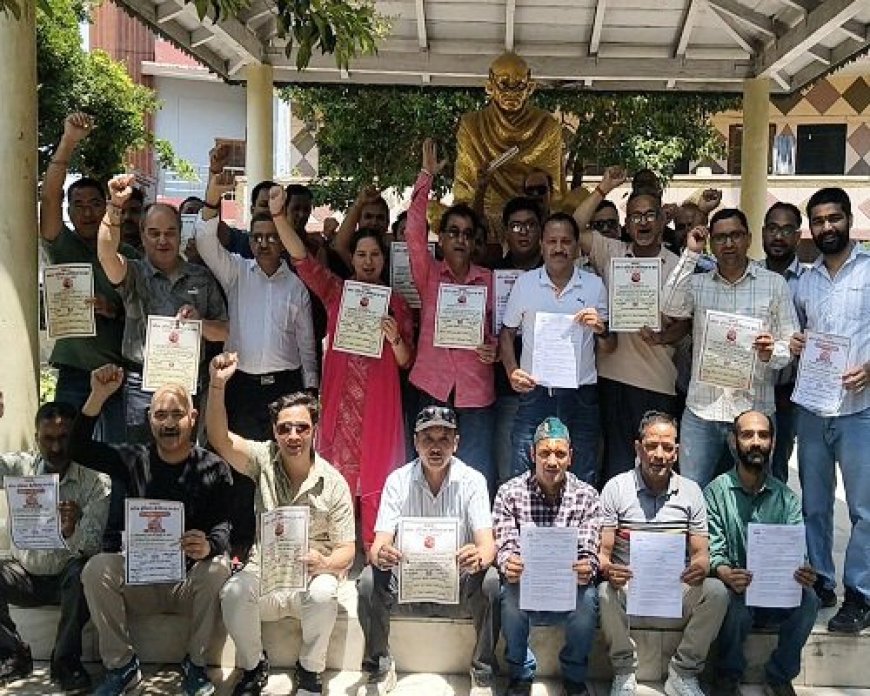 कैमिस्टों की हड़ताल: ई-फार्मेसी के खिलाफ अल्मोड़ा में दवा व्यवसायियों ने की पूरी ताकत