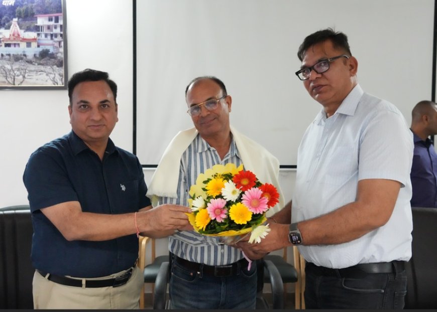 उत्तराखंड सूचना विभाग के सहायक निदेशक ललिता प्रसाद भट्ट को भावभीनी विदाई
