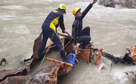 हेलंग में हुआ दुःखद हादसा: अलकनंदा नदी में गिरा ट्रक, चालक की जान गई