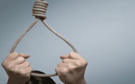 12वीं की छात्रा ने घर में फांसी लगाकर दी जान, सुसाइड नोट न मिलने से गहराया रहस्य