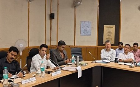 अल्मोड़ा में 25 सूत्रीय कार्यक्रम के लक्ष्यों का समयबद्ध पालन सुनिश्चित करने की जरूरत: अंशुल सिंह