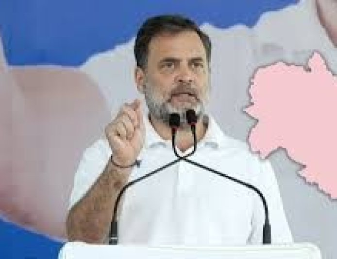 अल्मोड़ा में राहुल गांधी की जनसभा: कांग्रेस का चुनावी शक्ति प्रदर्शन