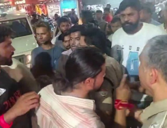 देहरादून में किशोरी से दुष्कर्म के बाद तोड़फोड़ का मामला: 4 आरोपियों और 25 अज्ञात पर FIR दर्ज