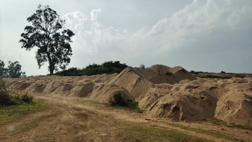 जशपुर में अवैध रेत उत्खनन पर कड़ी कार्रवाई, 200 ट्रैक्टर-ट्रॉली जब्त और भारी जुर्माना